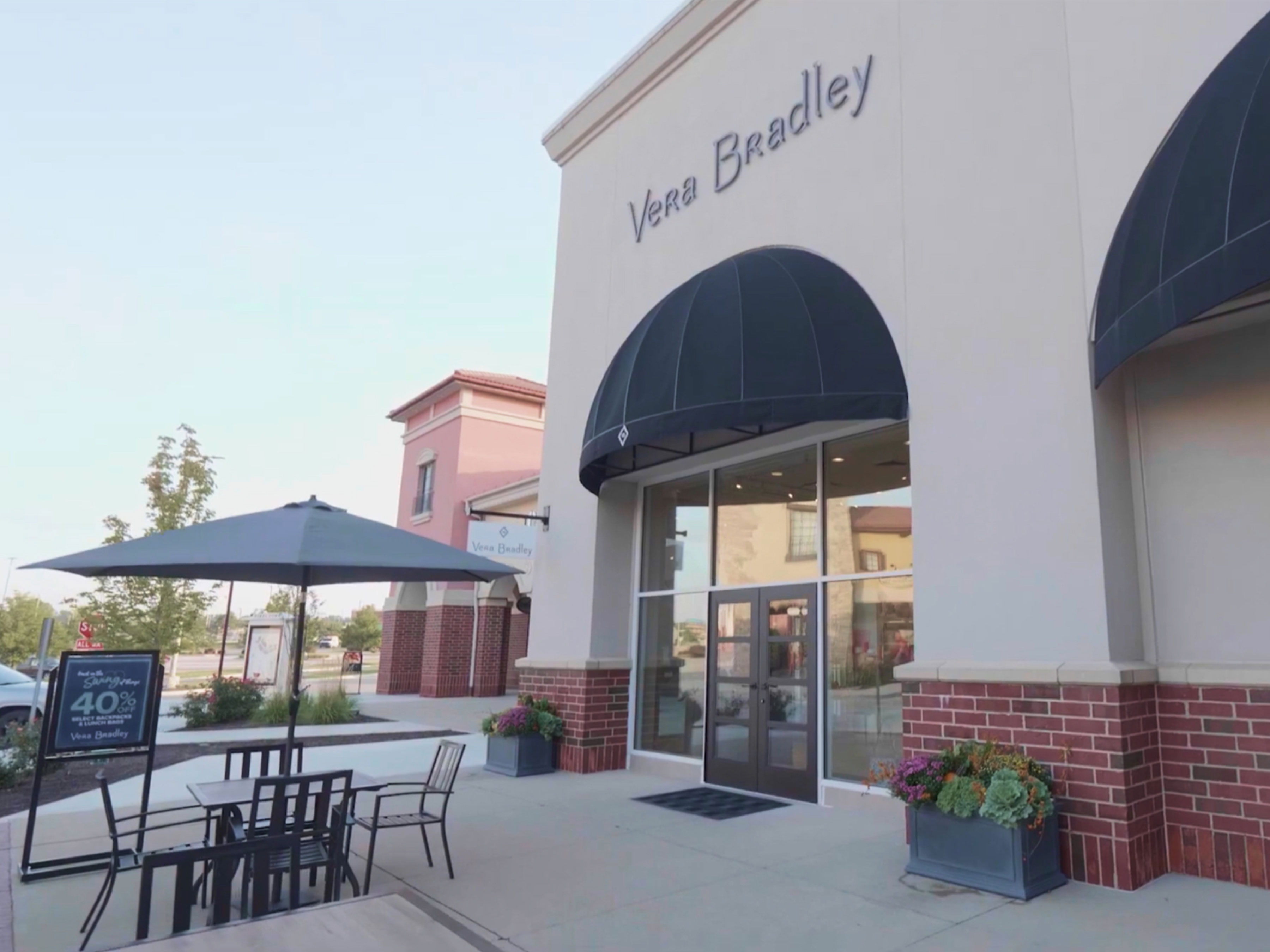 Vera Bradley store, video screenshot